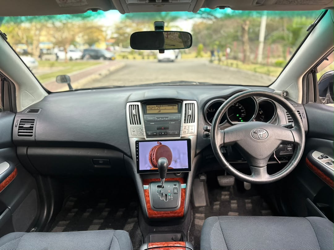 TOYOTA HARRIER thumbnail 4